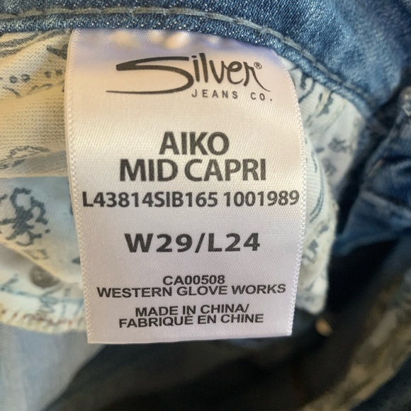 Woman’s silver capris jeans! - Picture 5 of 5